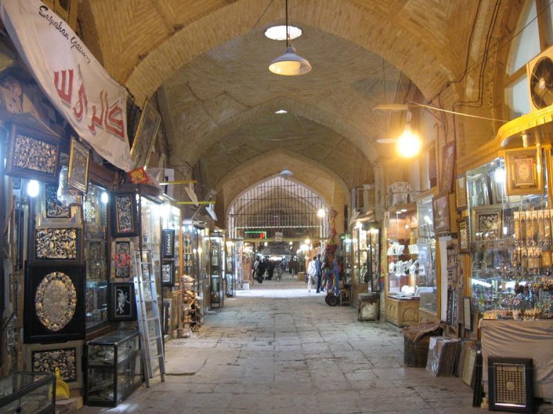 بازار بزرگ اصفهان 800x600 بهترین مراکز خرید اصفهان کدامند ؟